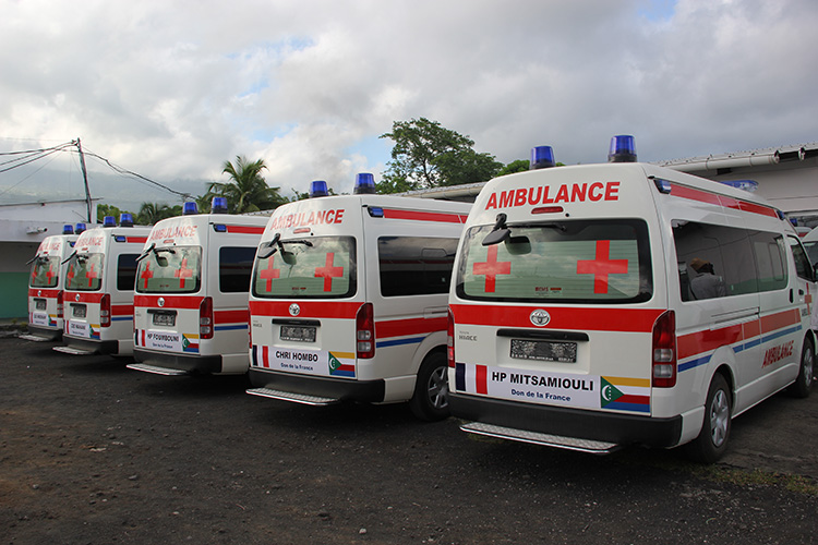 image Santé publique / Le PASCO remet un don de 5 ambulances médicalisées pour les premiers soins